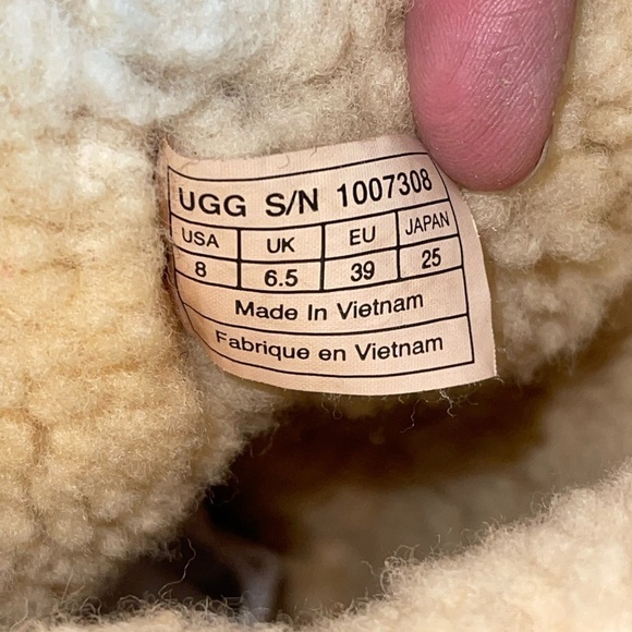 UGG CLASSIC TALL BAILEY BOW II TRIPLET WATER RESISTANT BOOTS. SIZE 8 - Picture 10 of 14